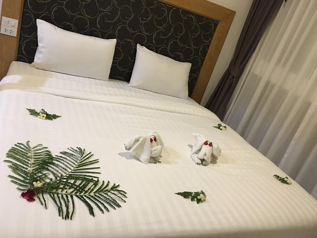Grand Nai Harn Suites Rawai エクステリア 写真