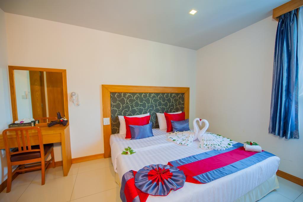 Grand Nai Harn Suites Rawai エクステリア 写真