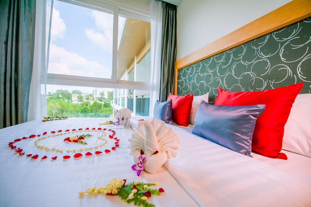 Grand Nai Harn Suites Rawai エクステリア 写真